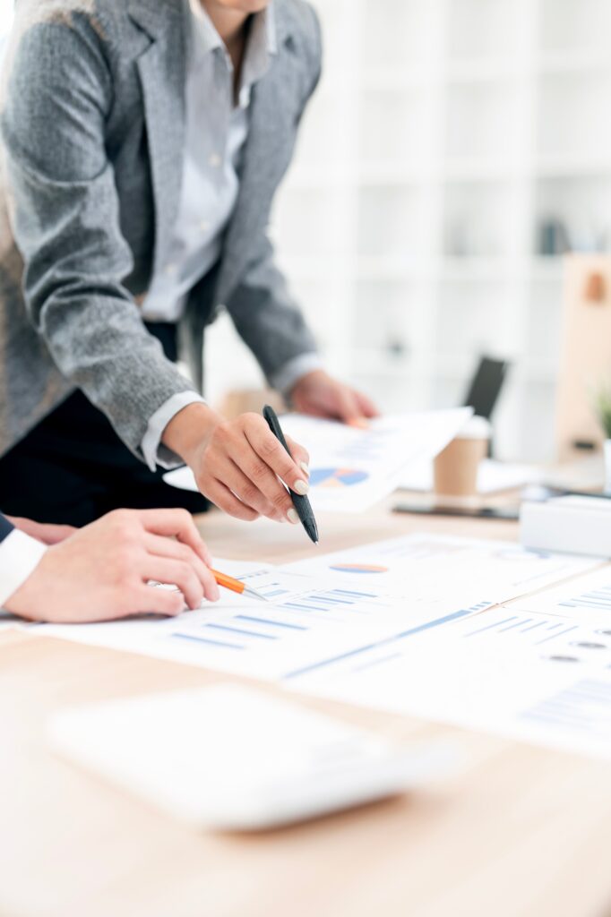 Business people Consulting meeting working and brainstorming new business project,